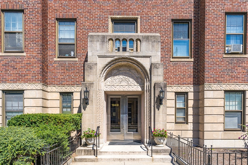 1949 Commonwealth Ave # 42