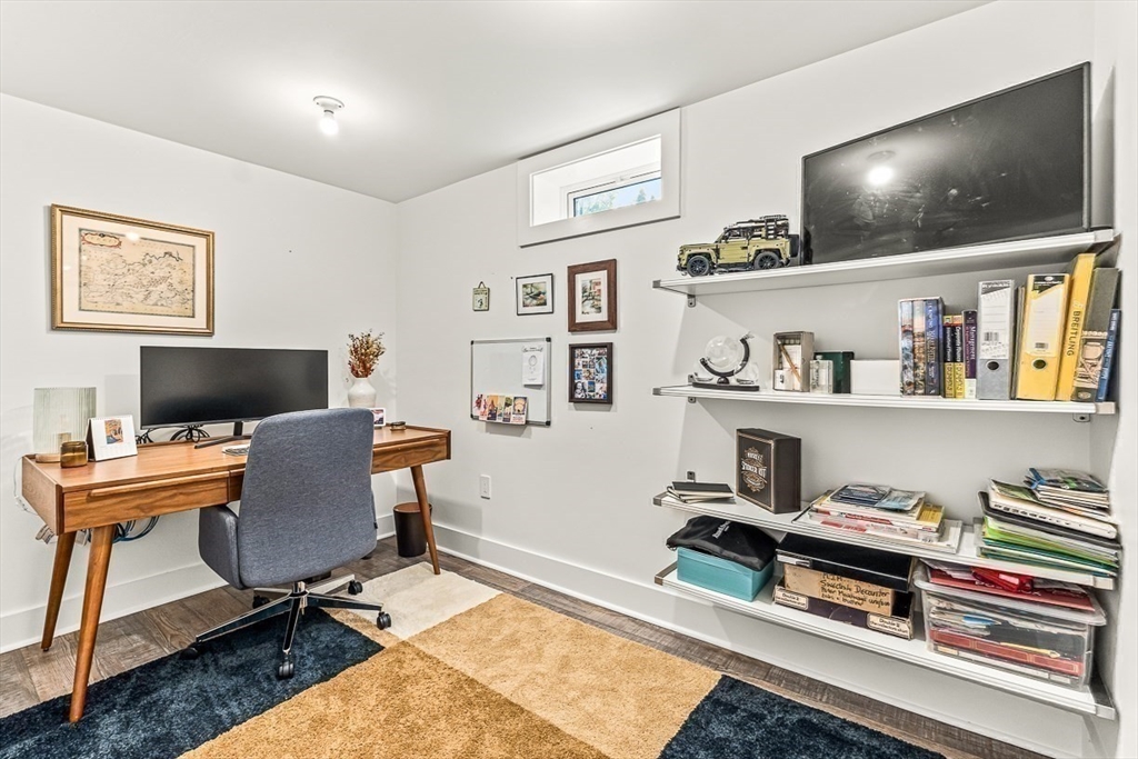 298 Weston Rd