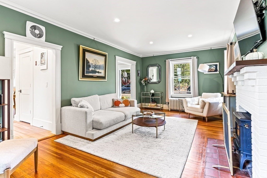 298 Weston Rd