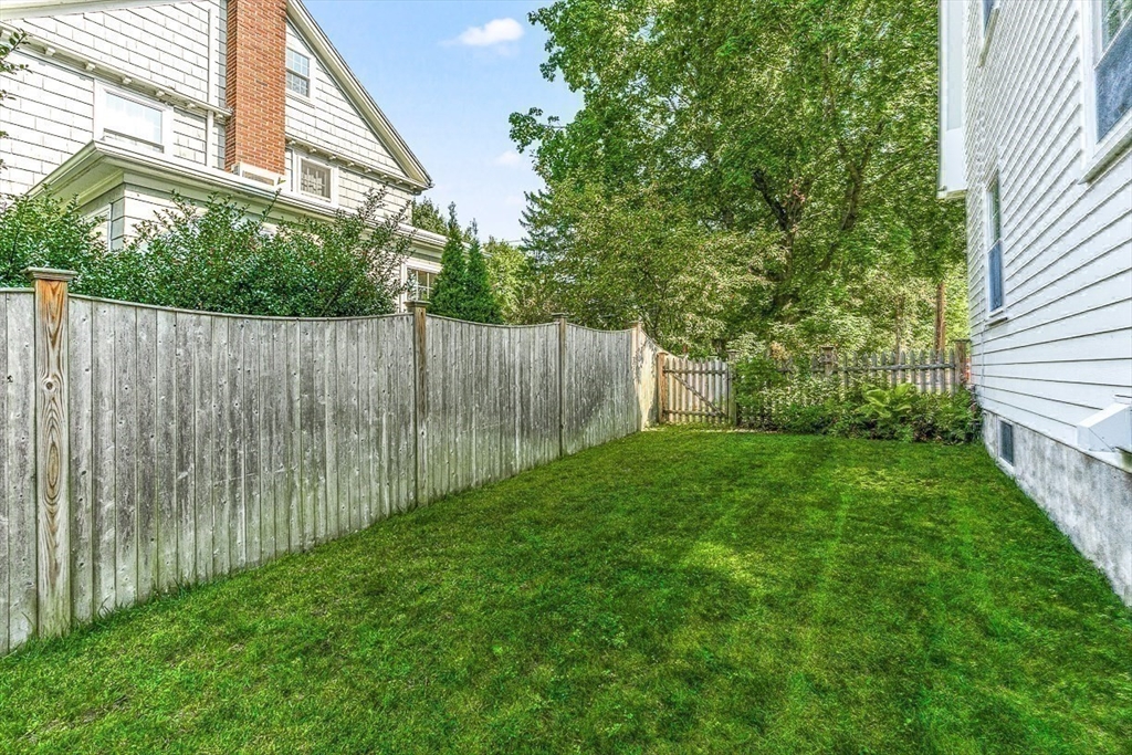 298 Weston Rd
