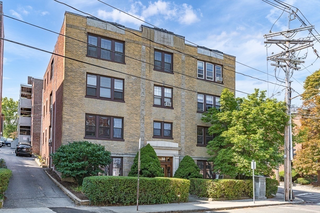 251 Kelton St # 4