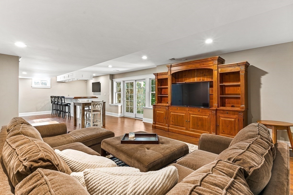60 Halsey Ave