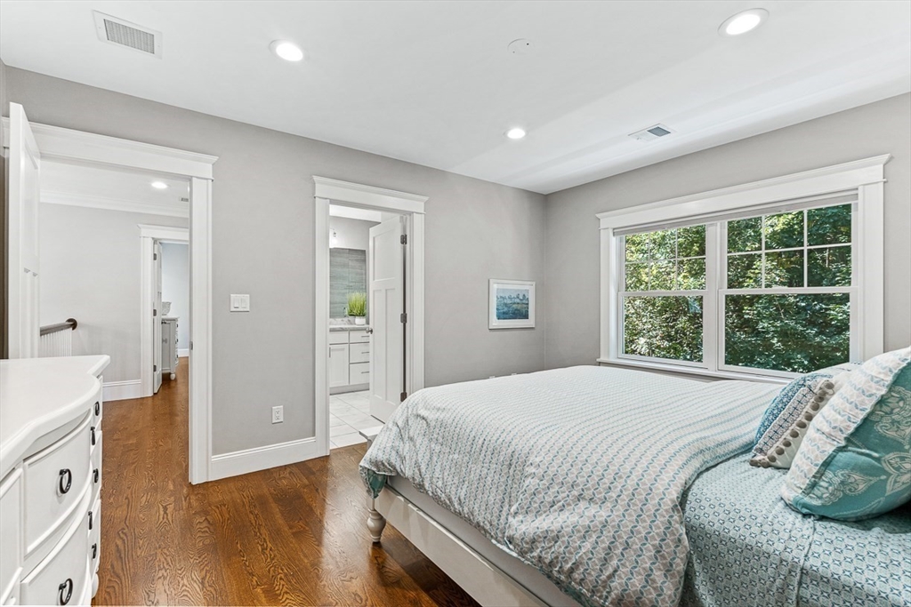 60 Halsey Ave