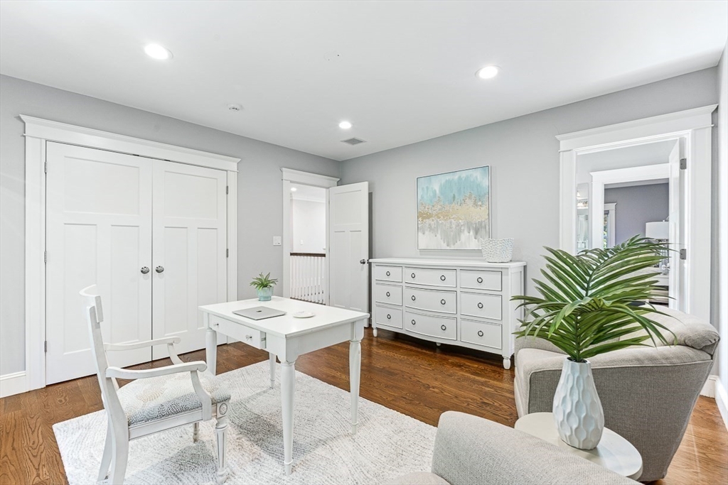 60 Halsey Ave