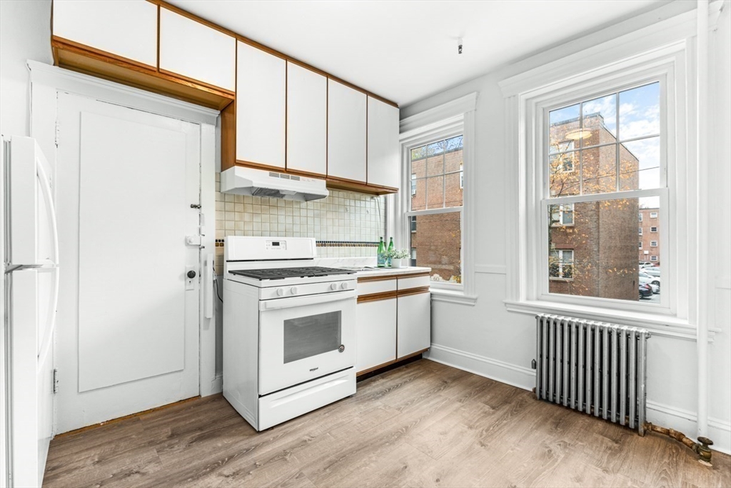72 Strathmore Rd # 5B