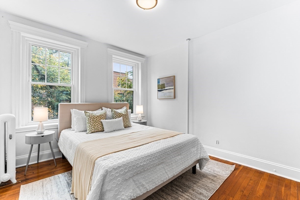 72 Strathmore Rd # 5B