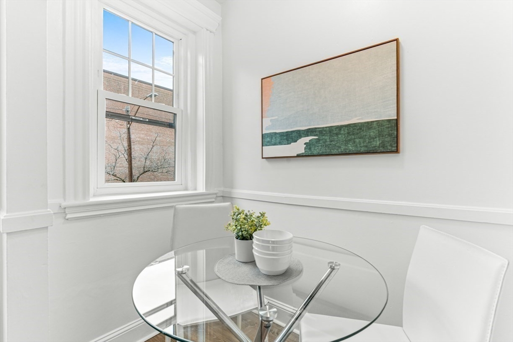 72 Strathmore Rd # 5B