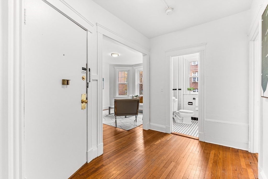72 Strathmore Rd # 5B