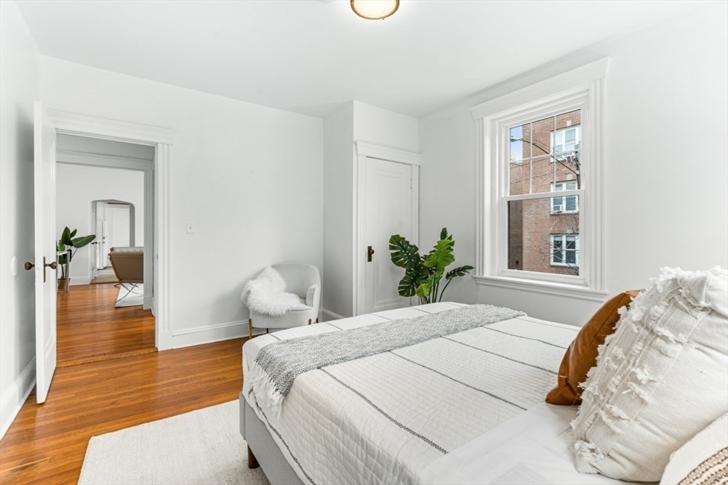 72 Strathmore Rd # 5B