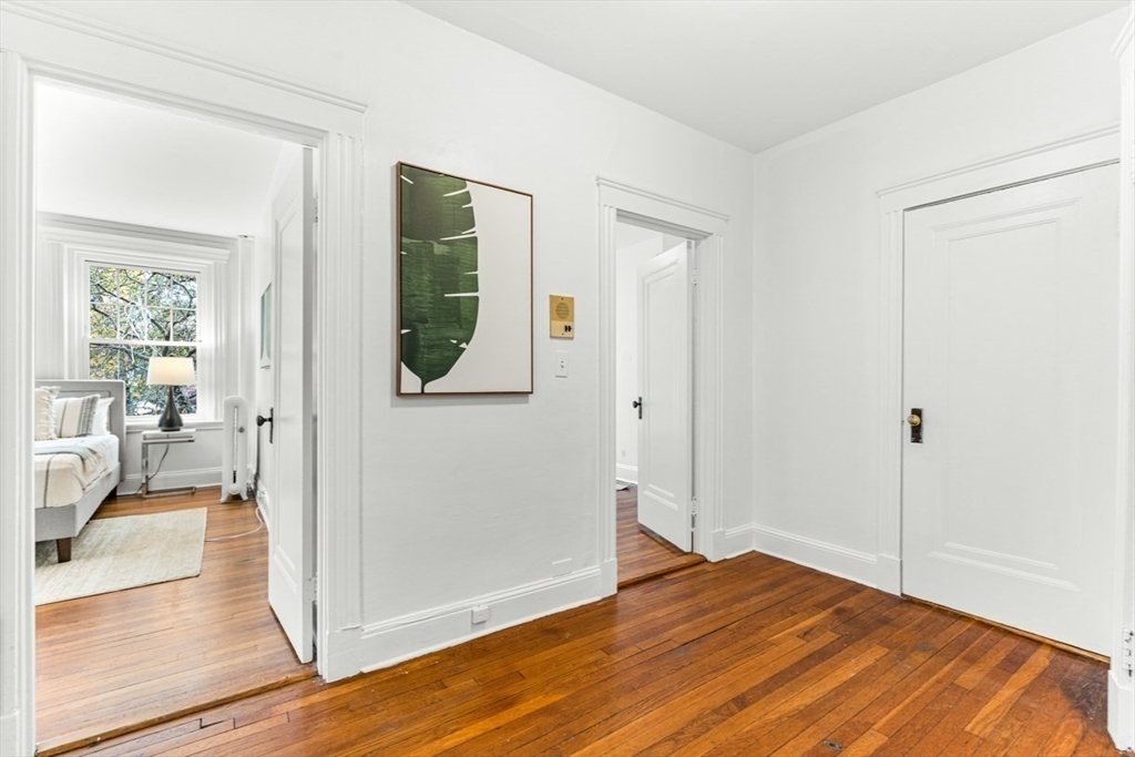72 Strathmore Rd # 5B