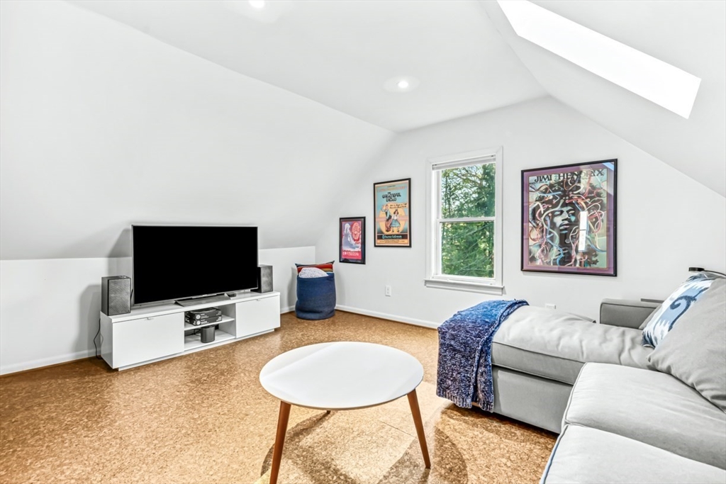 8 Hastings St