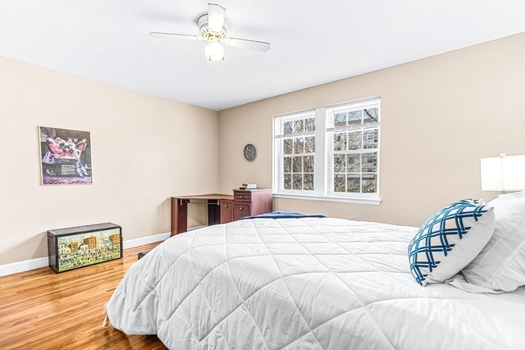 7 Hammond Pond Pkwy # 4