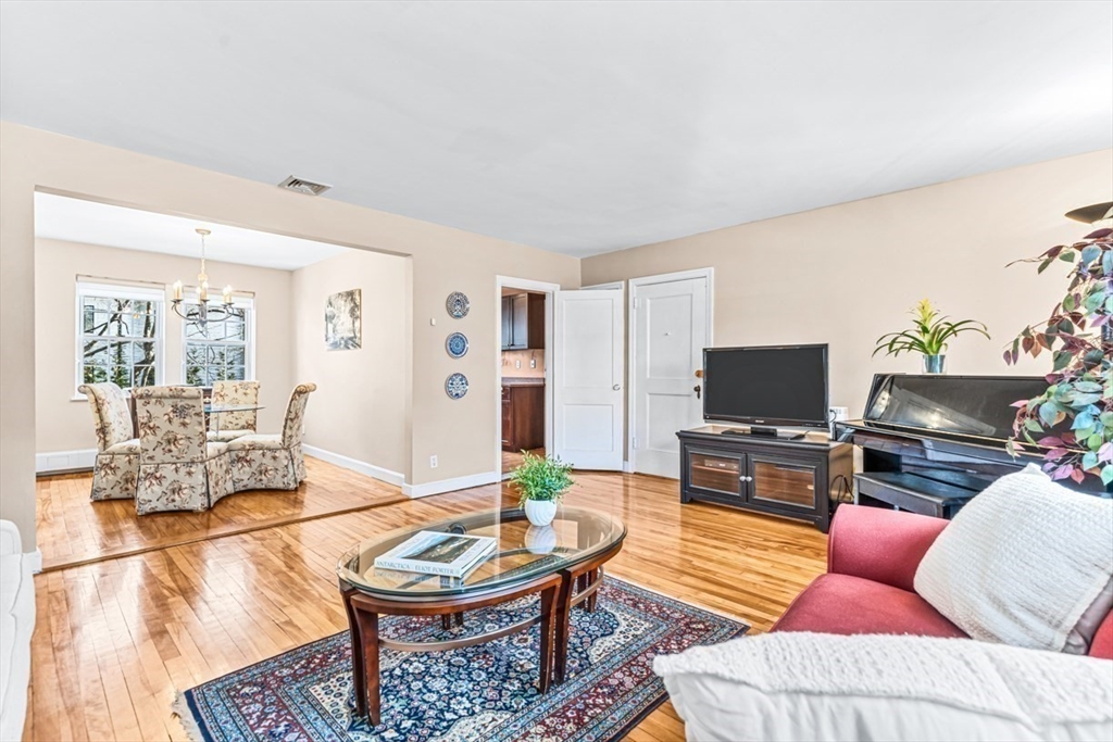 7 Hammond Pond Pkwy # 4