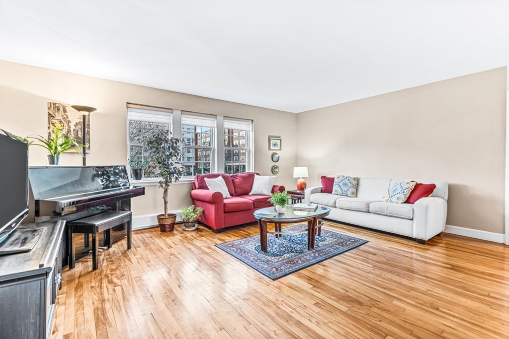 7 Hammond Pond Pkwy # 4