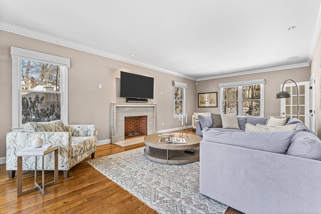 56 Lantern Ln