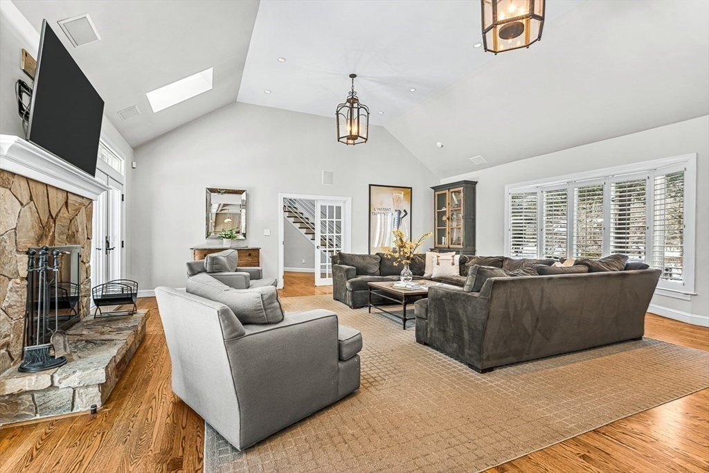 56 Lantern Ln