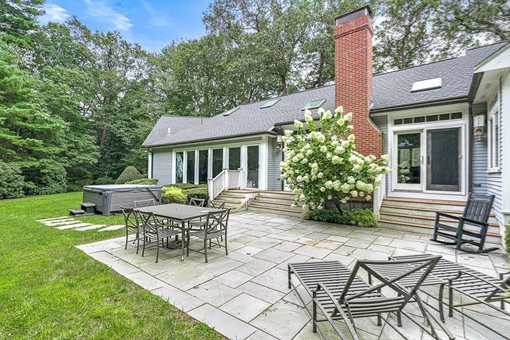 56 Lantern Ln