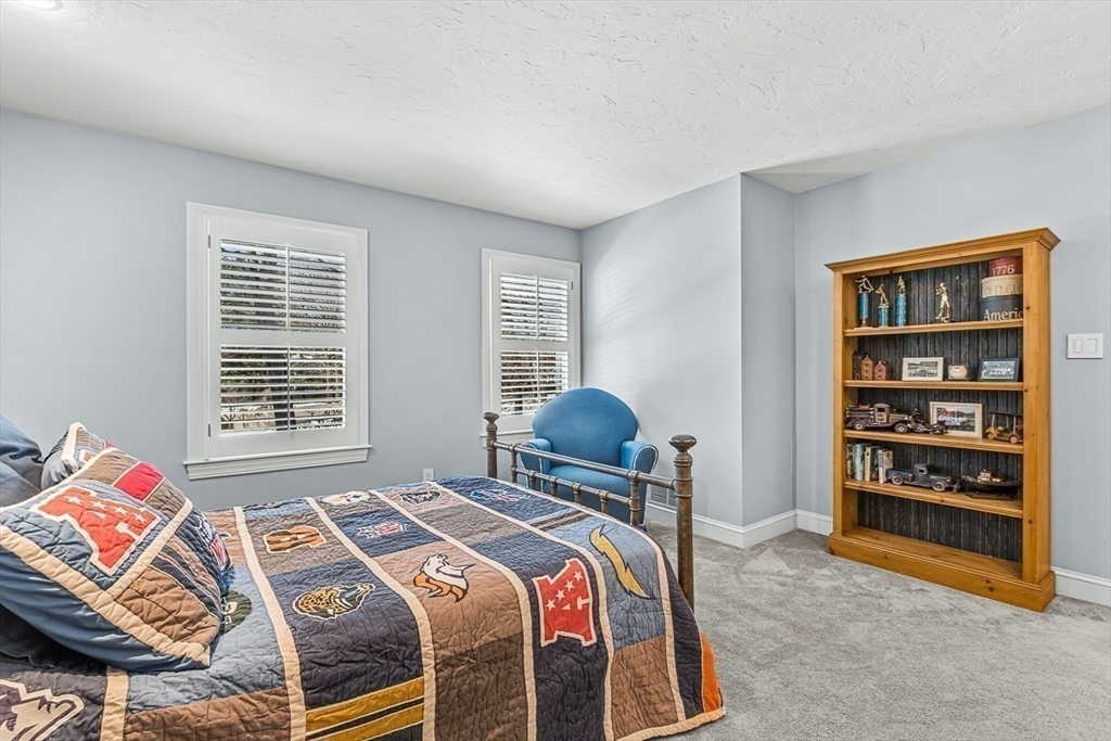 56 Lantern Ln