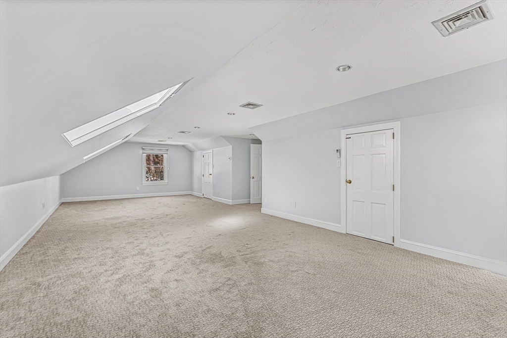 56 Lantern Ln