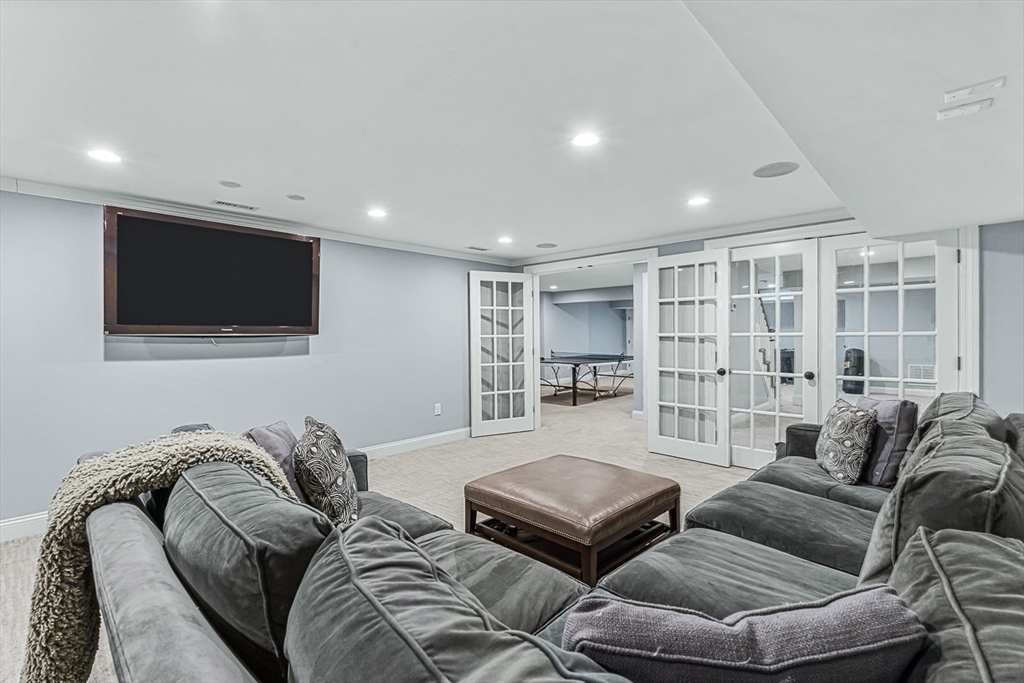56 Lantern Ln