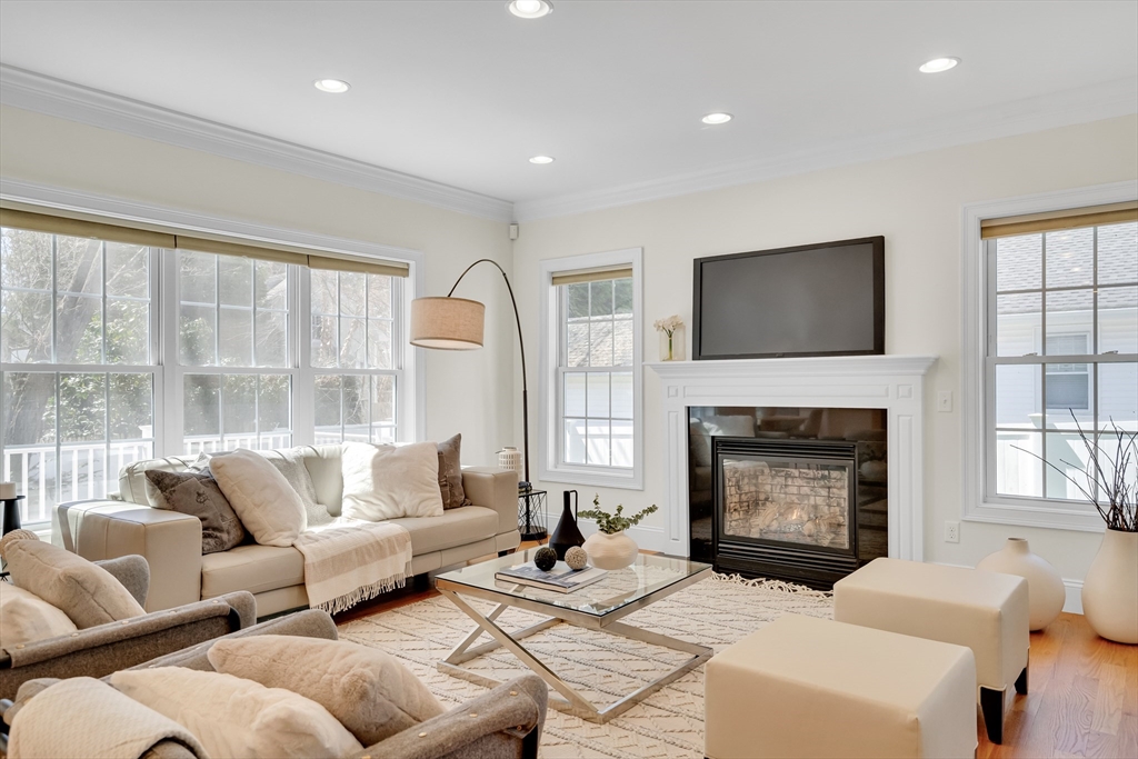 19 Bryn Mawr Rd