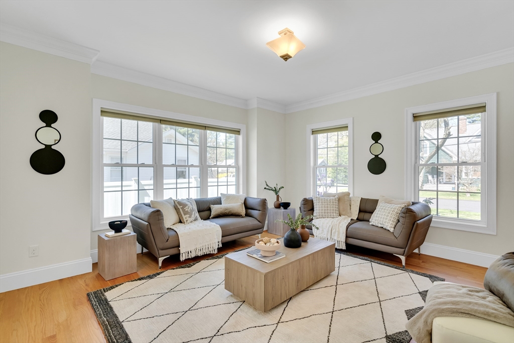 19 Bryn Mawr Rd