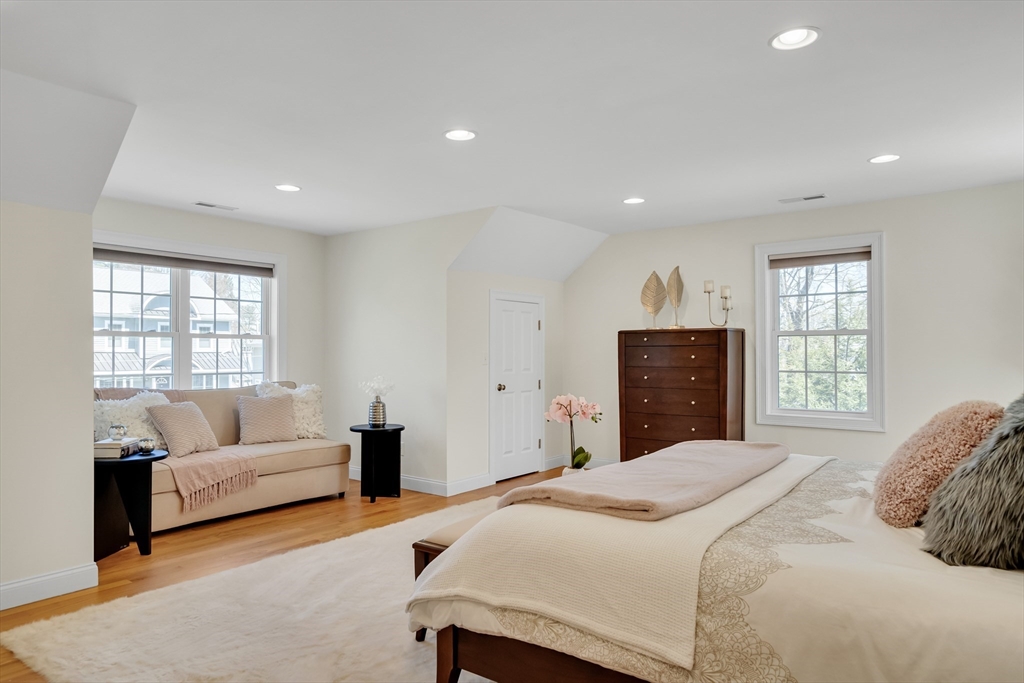 19 Bryn Mawr Rd
