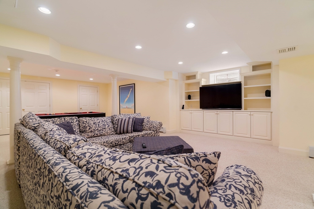 38 Fuller Brook Rd