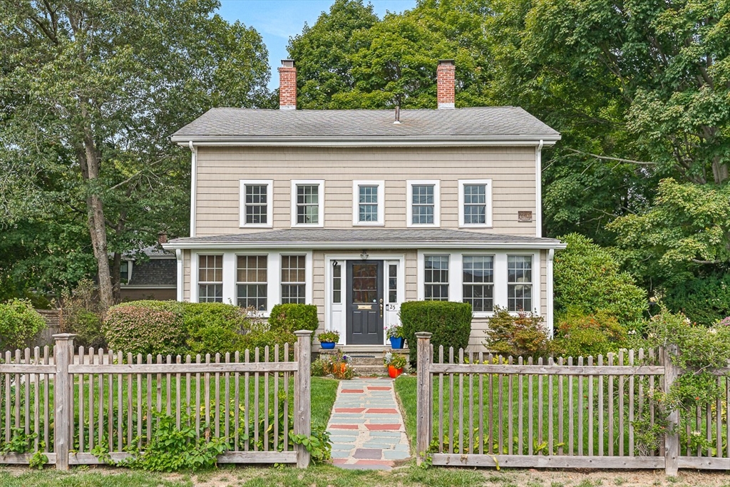 25 Columbia St