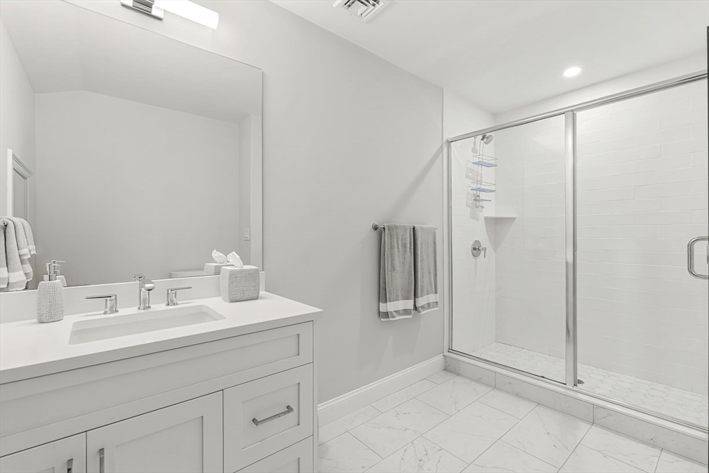 5 Peakes Ln # 5, Weston Unit: 5