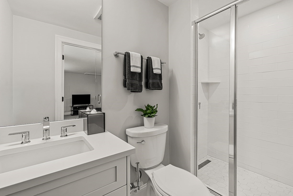 5 Peakes Ln # 5, Weston Unit: 5