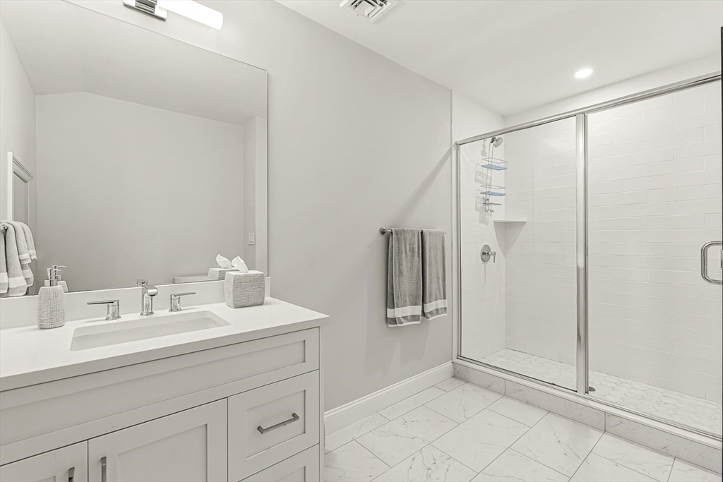 5 Peakes Ln # 5, Weston Unit: 5