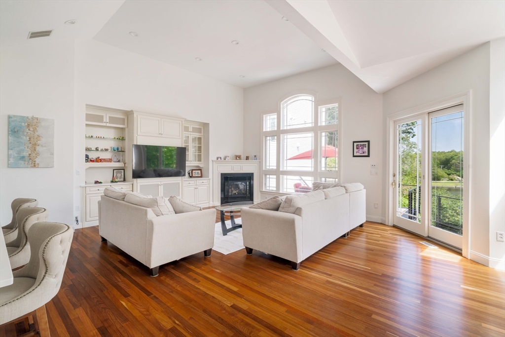 100 Westcliff Rd