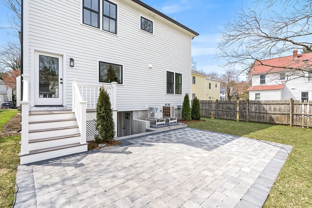 6 Intervale Rd