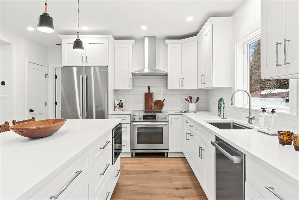 6 Intervale Rd
