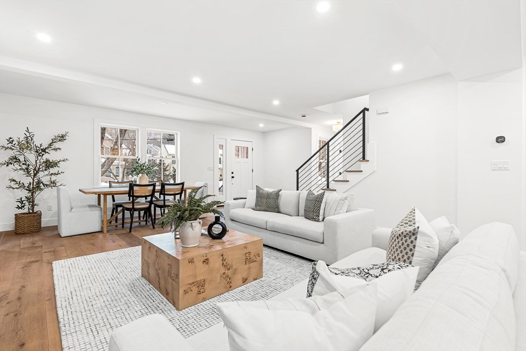 6 Intervale Rd