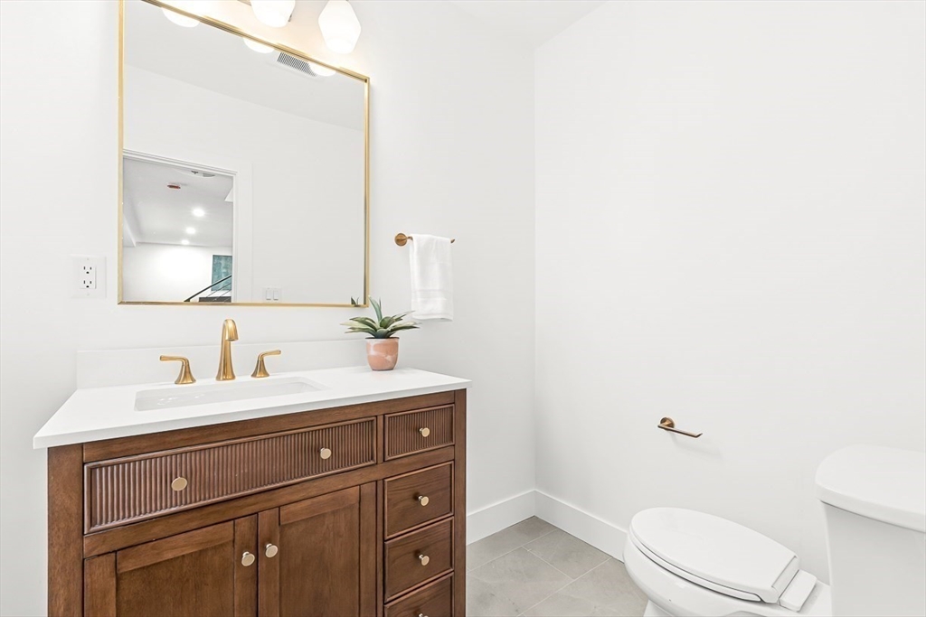 6 Intervale Rd