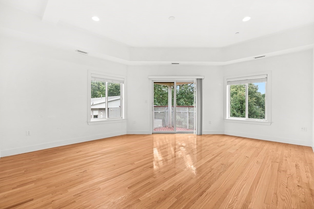 310 Hammond Pond Pkwy # 301