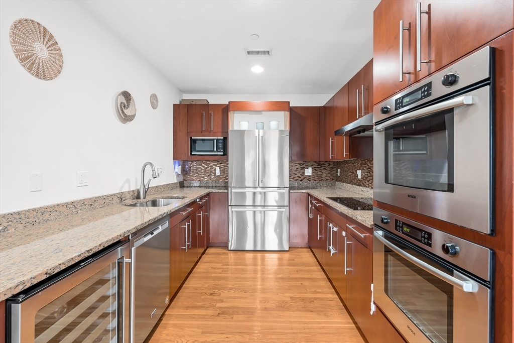310 Hammond Pond Pkwy # 301