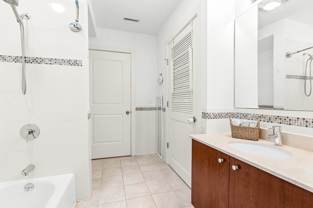 310 Hammond Pond Pkwy # 301