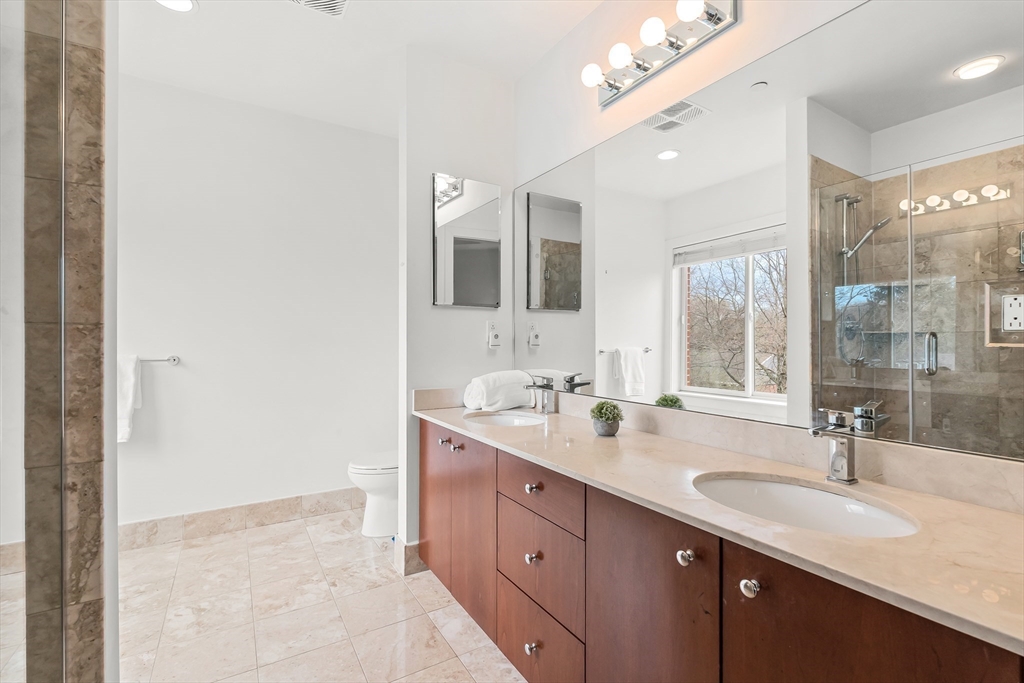 310 Hammond Pond Pkwy # 301