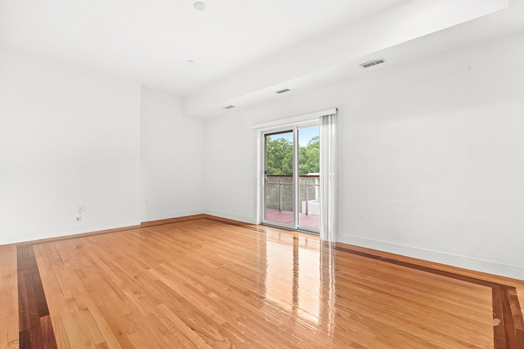310 Hammond Pond Pkwy # 301
