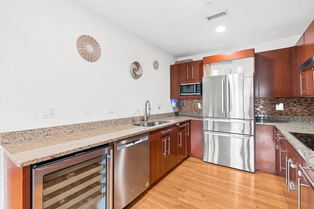 310 Hammond Pond Pkwy # 301