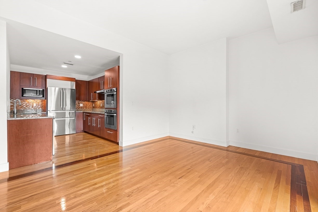 310 Hammond Pond Pkwy # 301