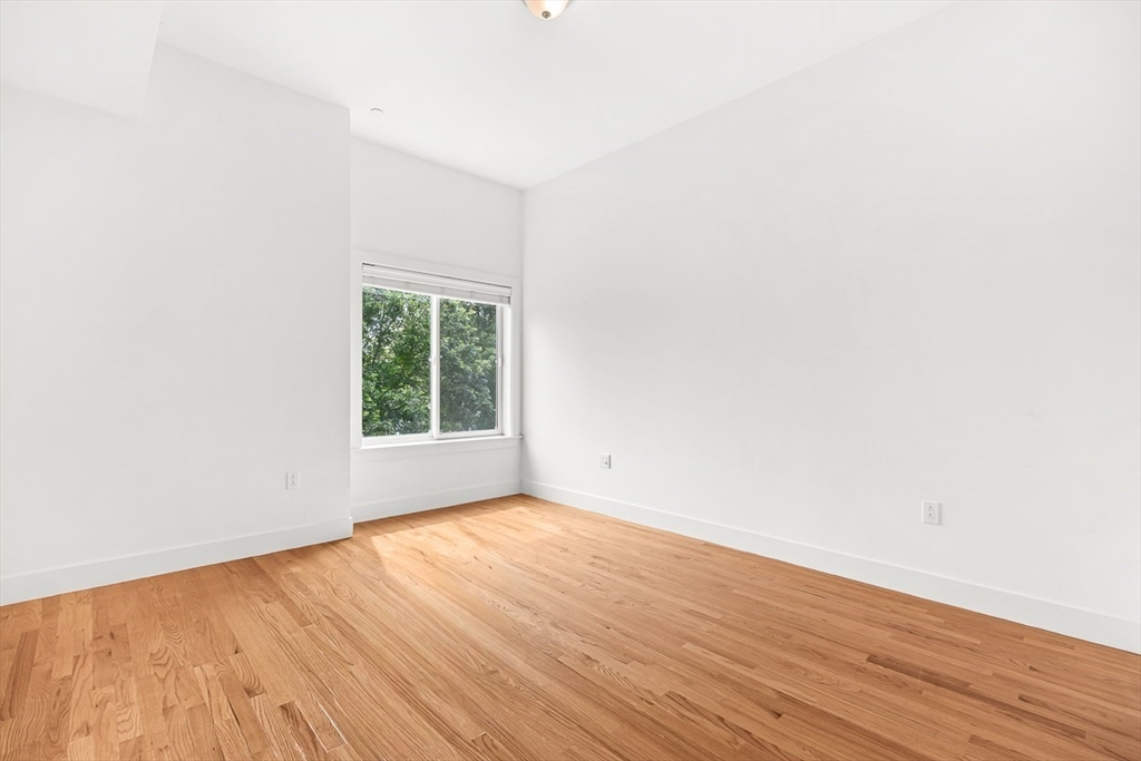310 Hammond Pond Pkwy # 301