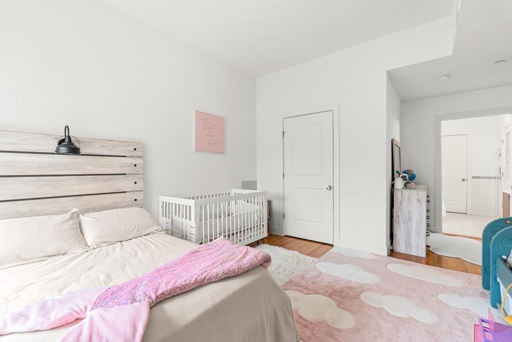 310 Hammond Pond Pkwy # 301