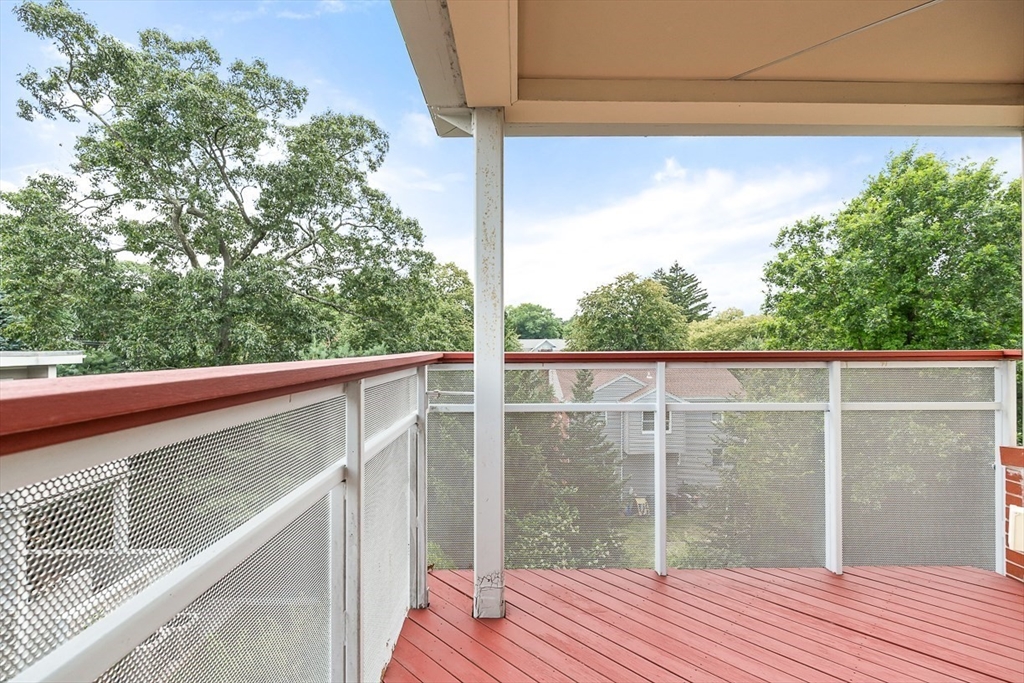 310 Hammond Pond Pkwy # 301