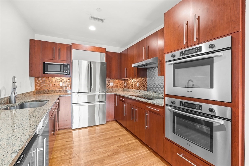 310 Hammond Pond Pkwy # 301