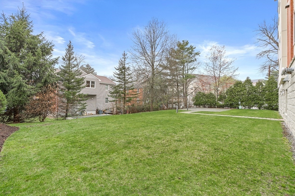 310 Hammond Pond Pkwy # 301