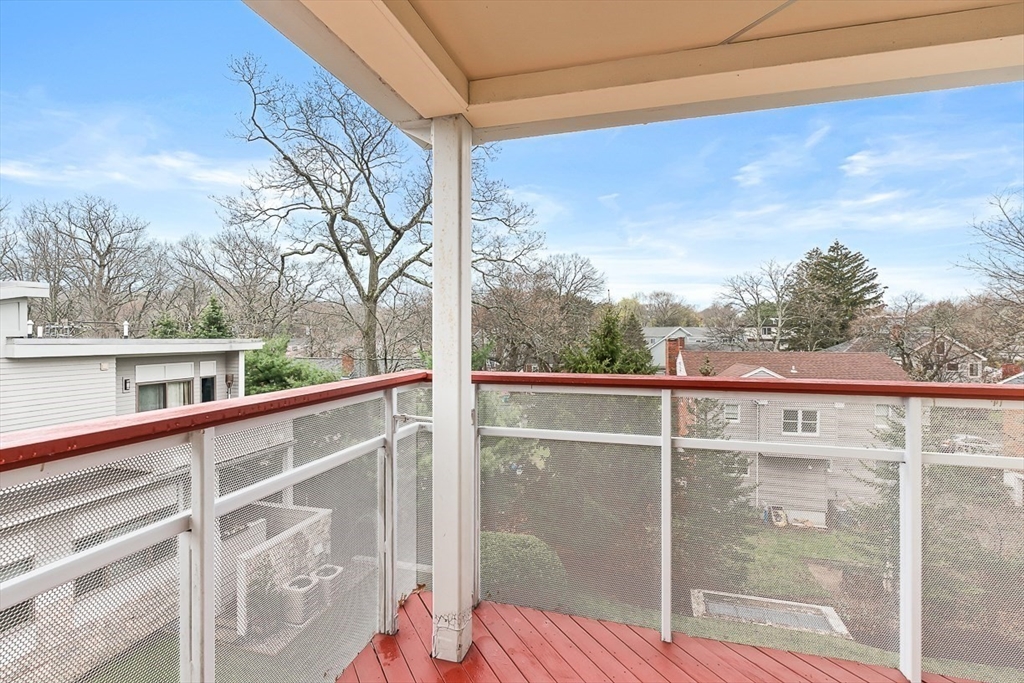 310 Hammond Pond Pkwy # 301